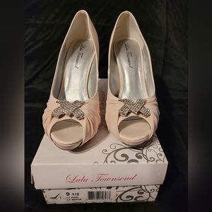Blush Lulu Townsend platform pumps